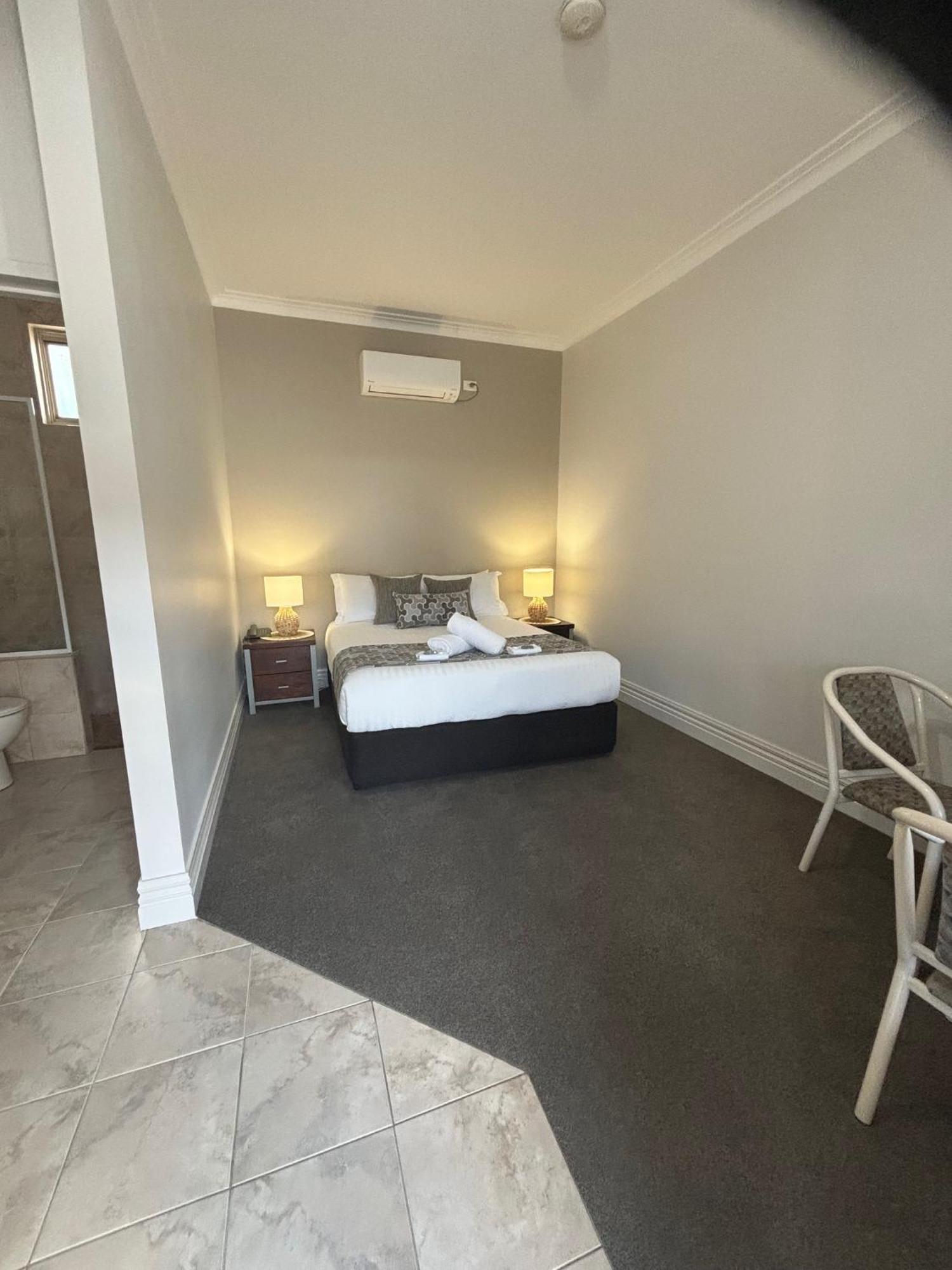 Silver Haven Motor Motel Broken Hill